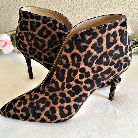 Jessica Simpson Shoes - Jessica Simpson Black/Brown Taveli Boots- NWOT